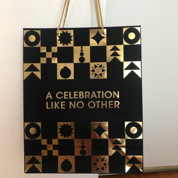 Shopping 🛍️ bags from Bloomingdale's, Kate spade NEWYORK ♠️ Apple 🍎 store . - Picture 4 of 9